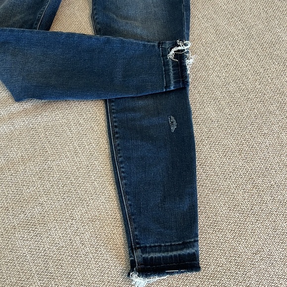 Like New SPANX Distressed Denim Leggings Size S/P - Picture 4 of 7